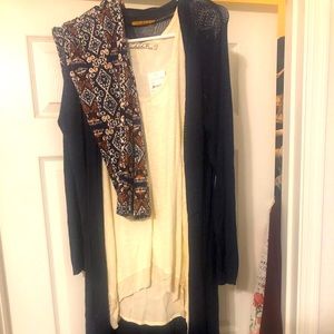 Woman’s outfit cute leggings cardigan and undershirt never worn leggings so lg